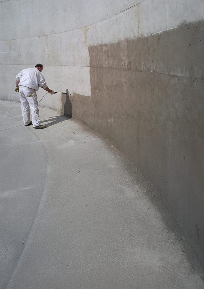 Rezervor din beton al unei instalații de biogaz protejat cu Vetrofluid împotriva acizilor