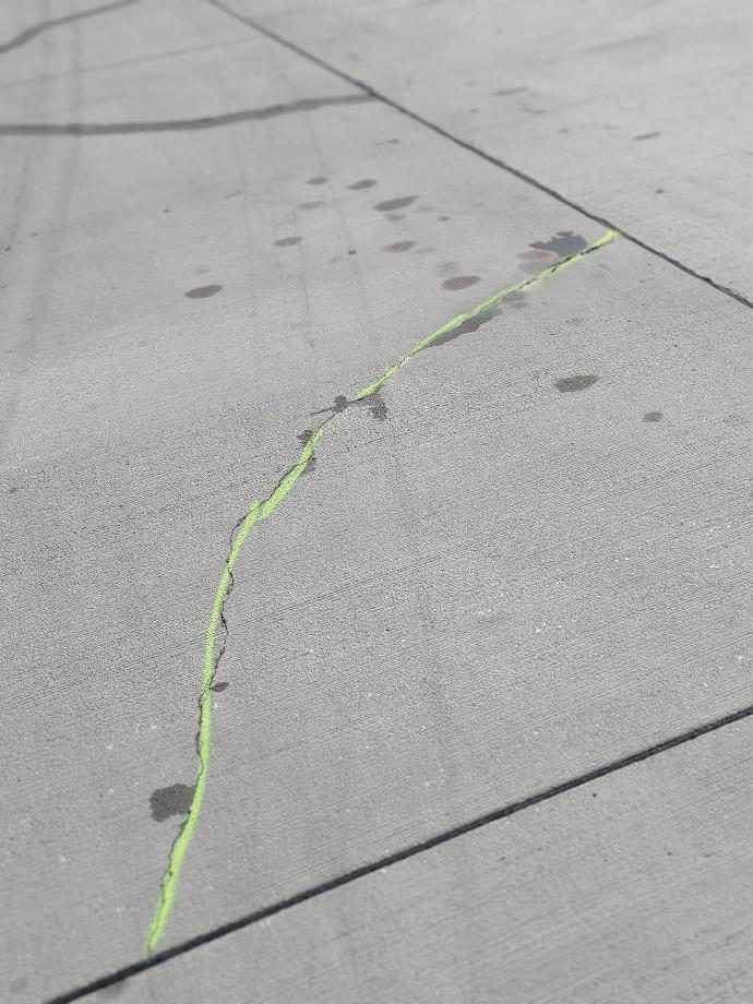 Mortar Crono aplicat pe o placă de aeroport fisurată